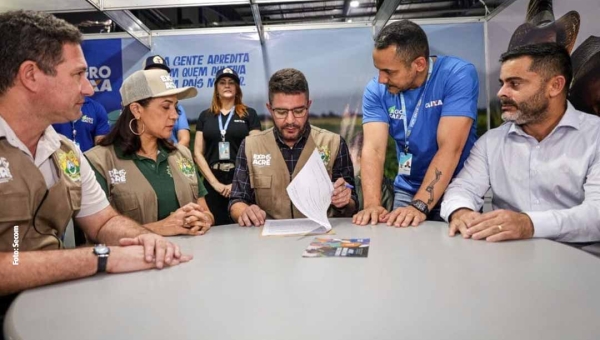 Secretário diz que casas embargadas em Assis Brasil atenderam ‘planejamento técnico estabelecido’